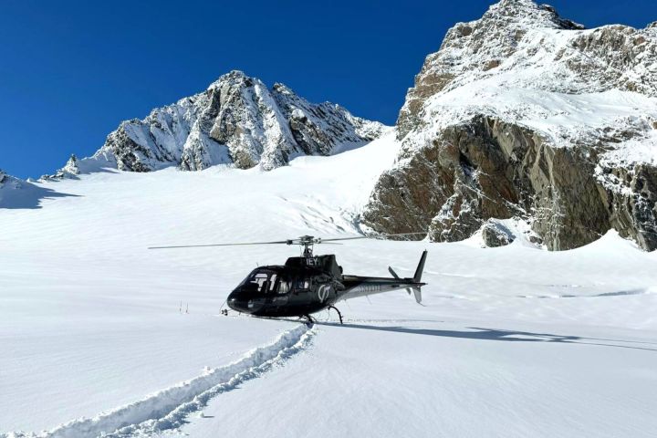 inflite franz helicopter on snowfield